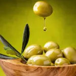 Olio di oliva: 5 trucchi di bellezza di cui non puoi fare a meno