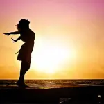 I vantaggi di essere una donna single a qualsiasi età. Benessere e libertà