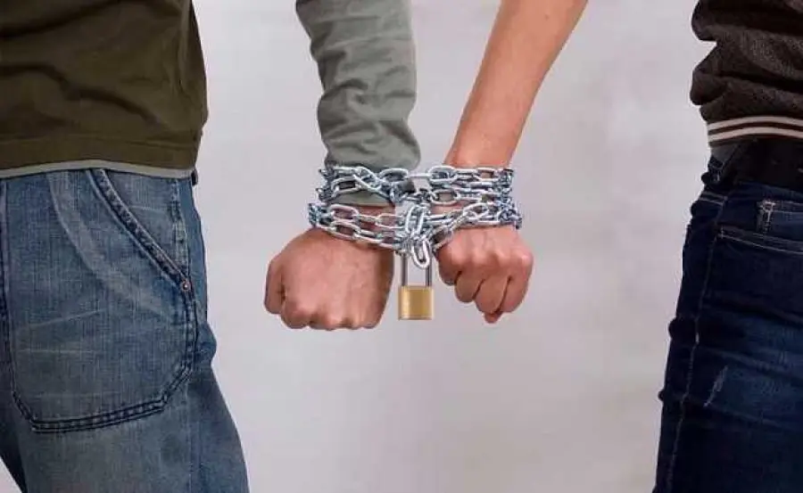 Dipendenza affettiva in amore: come riconoscerla e smettere di soffrire