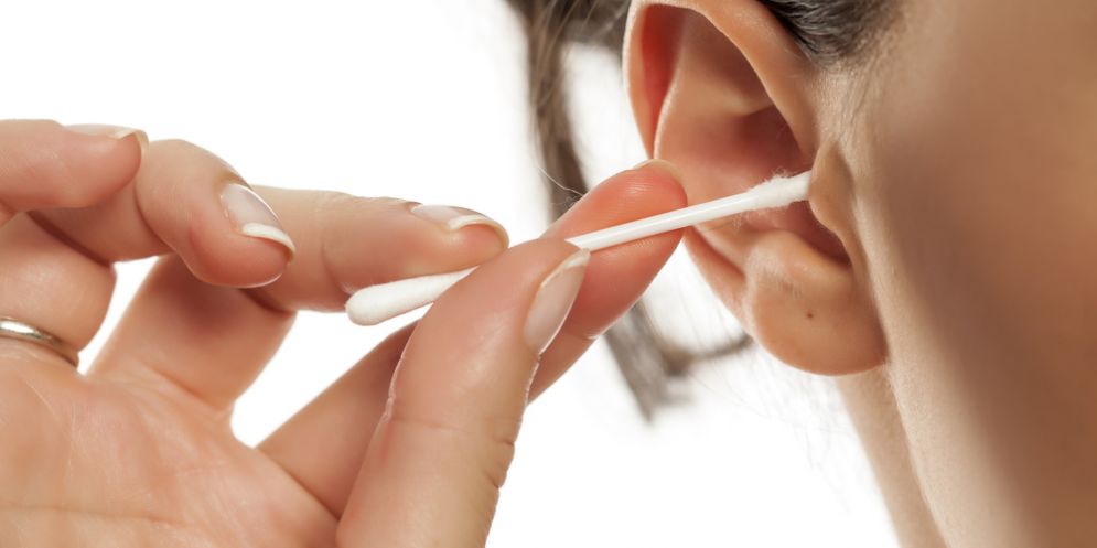 4 rimedi naturali per pulirsi le orecchie