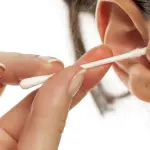 4 rimedi naturali per pulirsi le orecchie