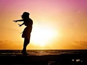 I vantaggi di essere una donna single a qualsiasi età. Benessere e libertà