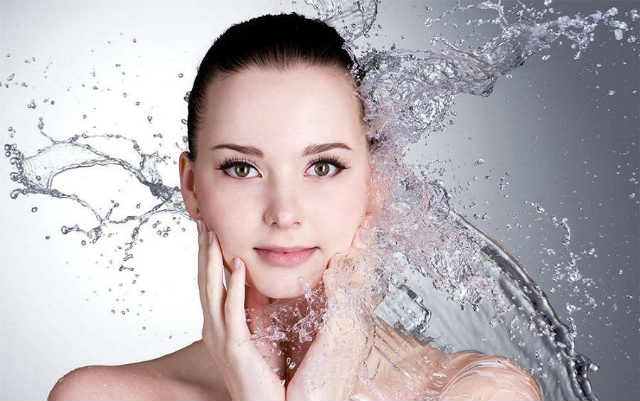 4 semplici consigli per mantenere la pelle idratata, sana e giovane